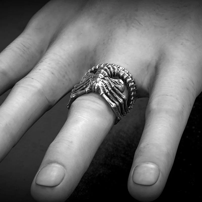 Alien Facehugger Ring - Image 11