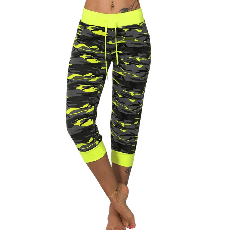 Camo Print Drawstring Capris Pants - Image 5