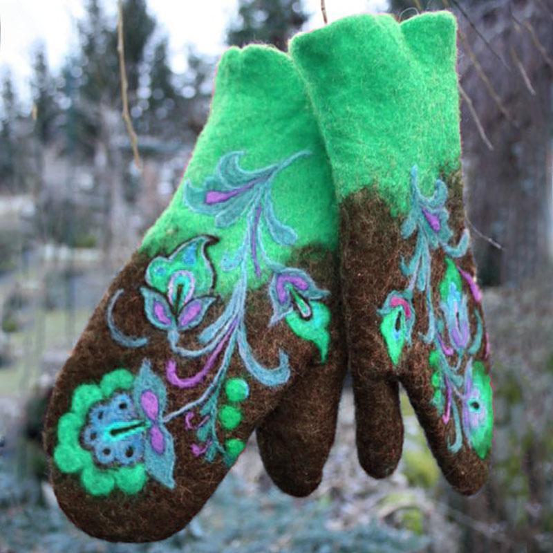 Christmas Flower Embroidery Mittens - Image 2