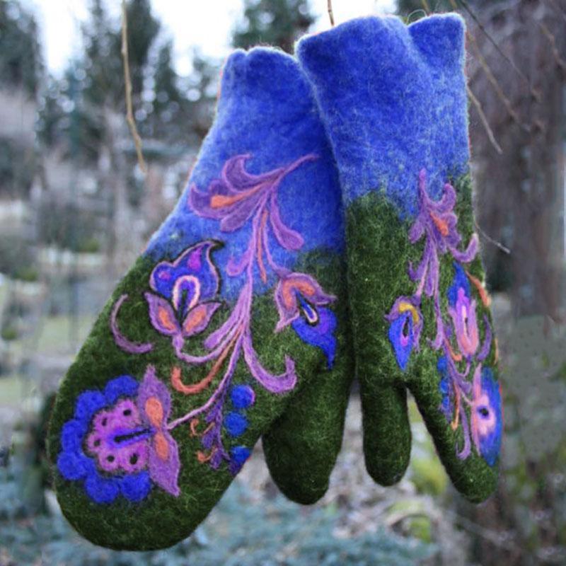 Christmas Flower Embroidery Mittens - Image 3