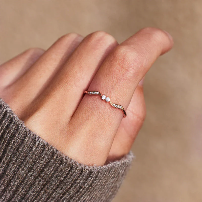 Double Stone Wavy Ring - Image 2