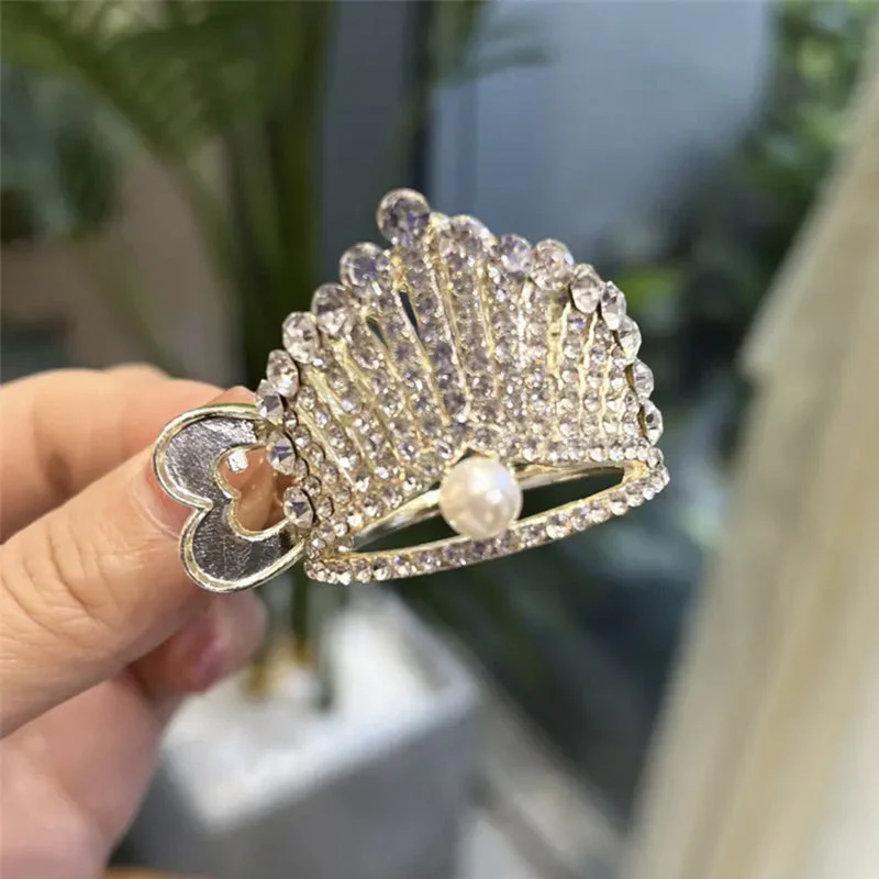 Elegant Crown Hairpin - Image 11