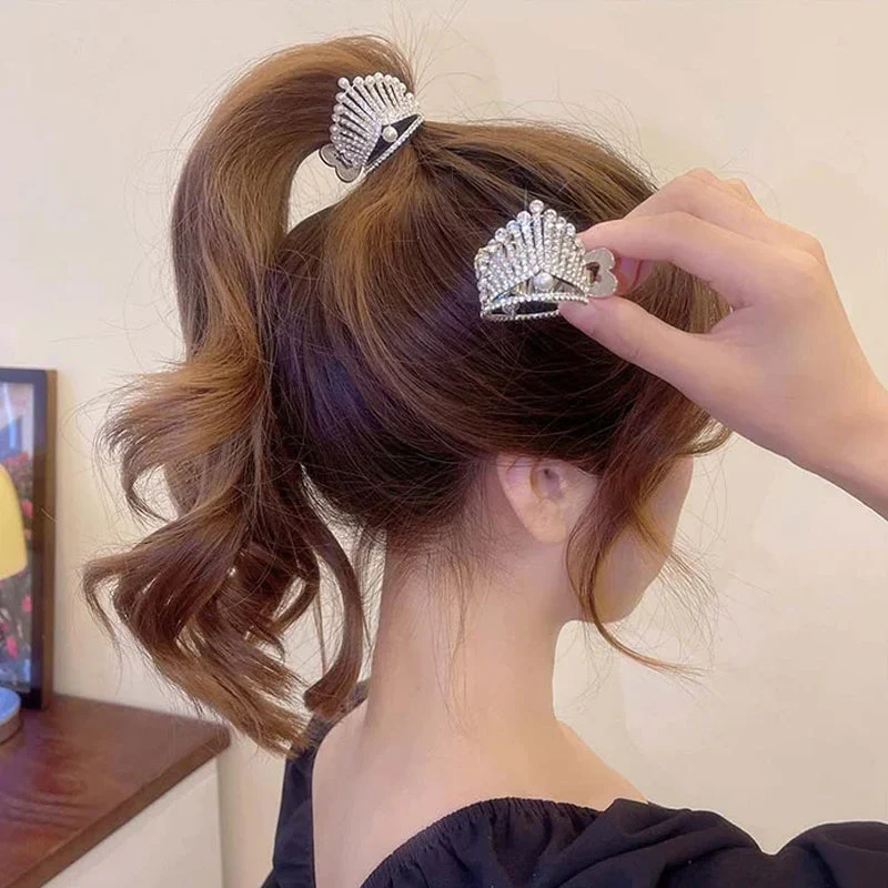 Elegant Crown Hairpin - Image 2