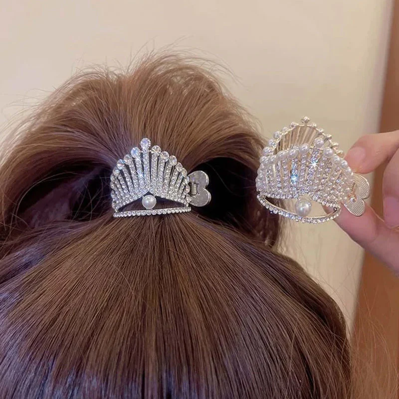 Elegant Crown Hairpin - Image 3