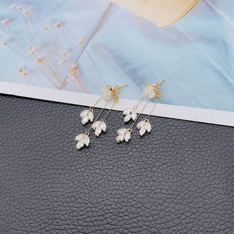 Fashion Maple Leaf Earrings - Image 4