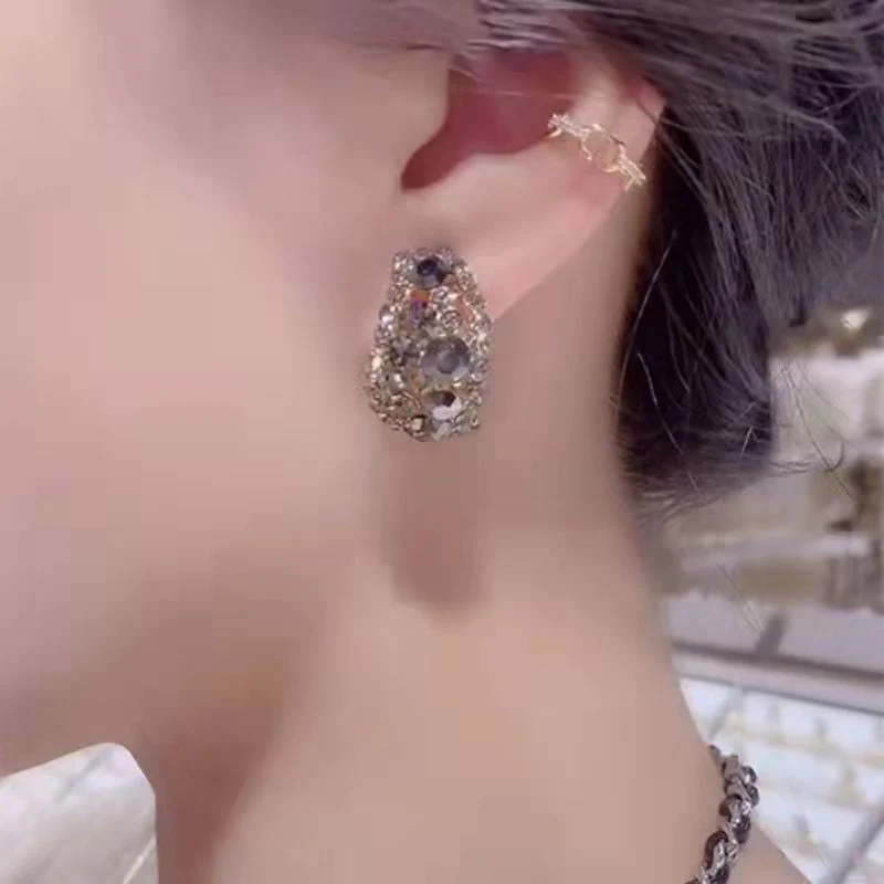Full Flash Hollow Stud Earrings - Image 2