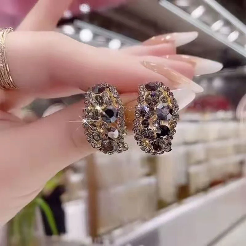 Full Flash Hollow Stud Earrings - Image 6
