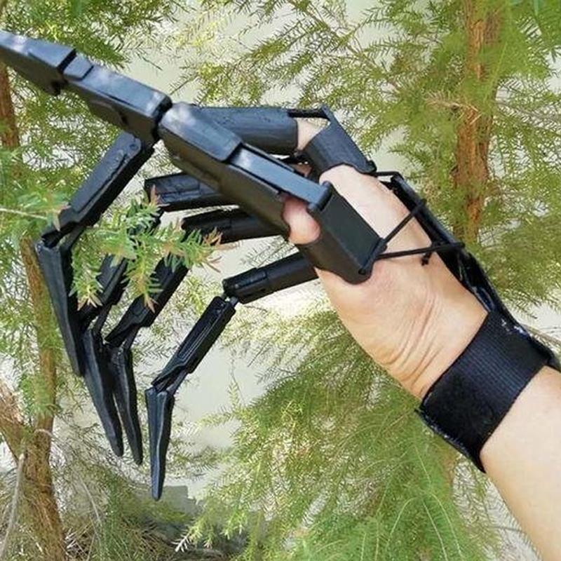 Halloween Props Articulated Fingers - Image 4