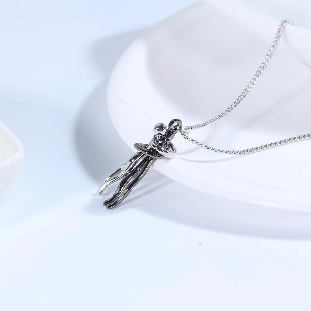 Love Style Hug Necklace - Image 4