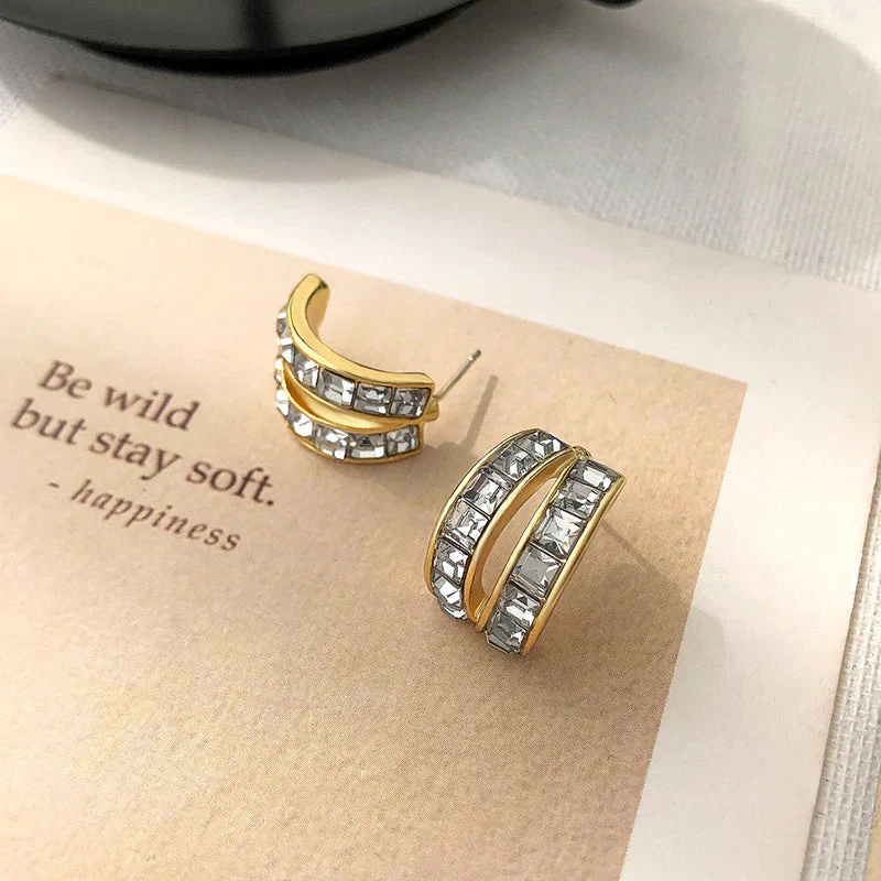 Simple C-shaped Diamond Earrings - Image 5