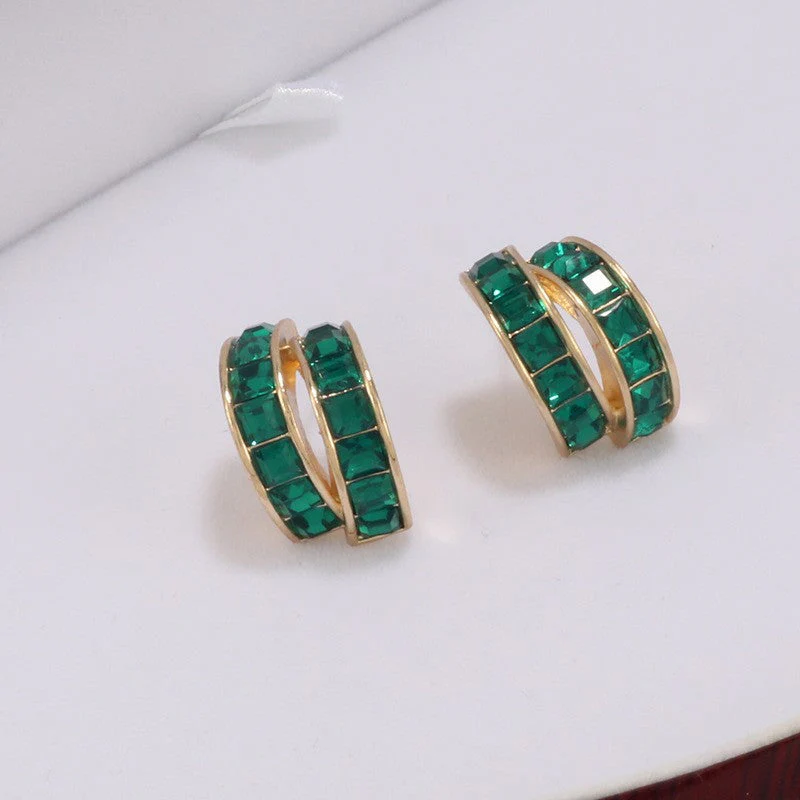 Simple C-shaped Diamond Earrings - Image 9