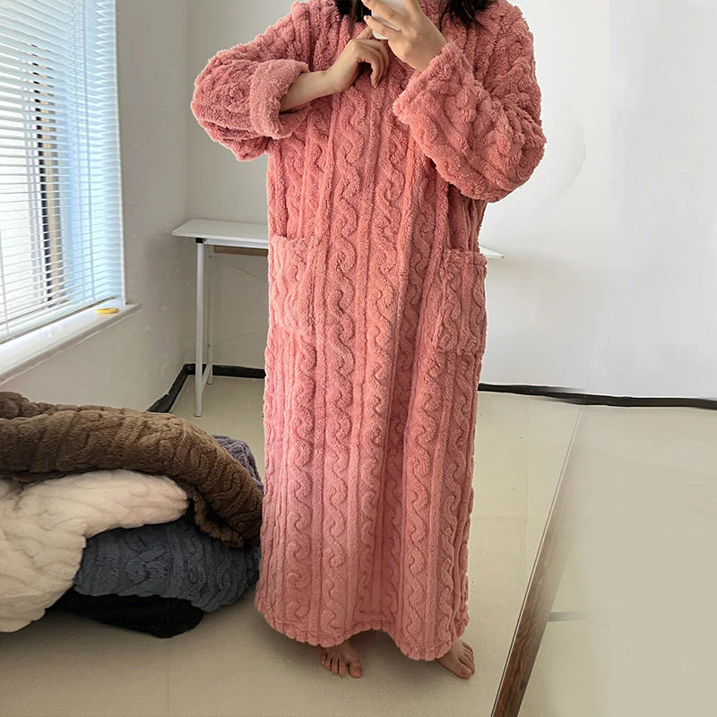 Winter Coral Velvet Loungewear for Home - Image 3