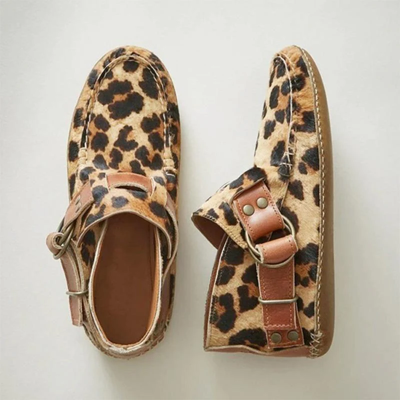 Women Stitch-Detail Sneaker - Image 8