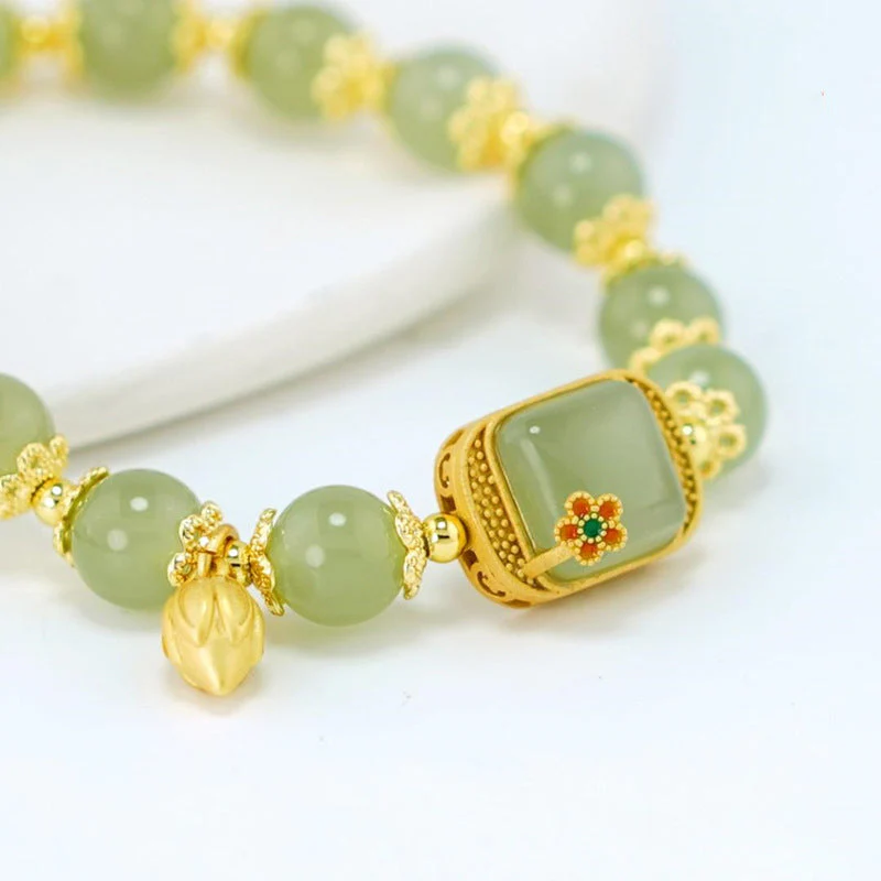 Women's Vintage Bracelet - Image 8